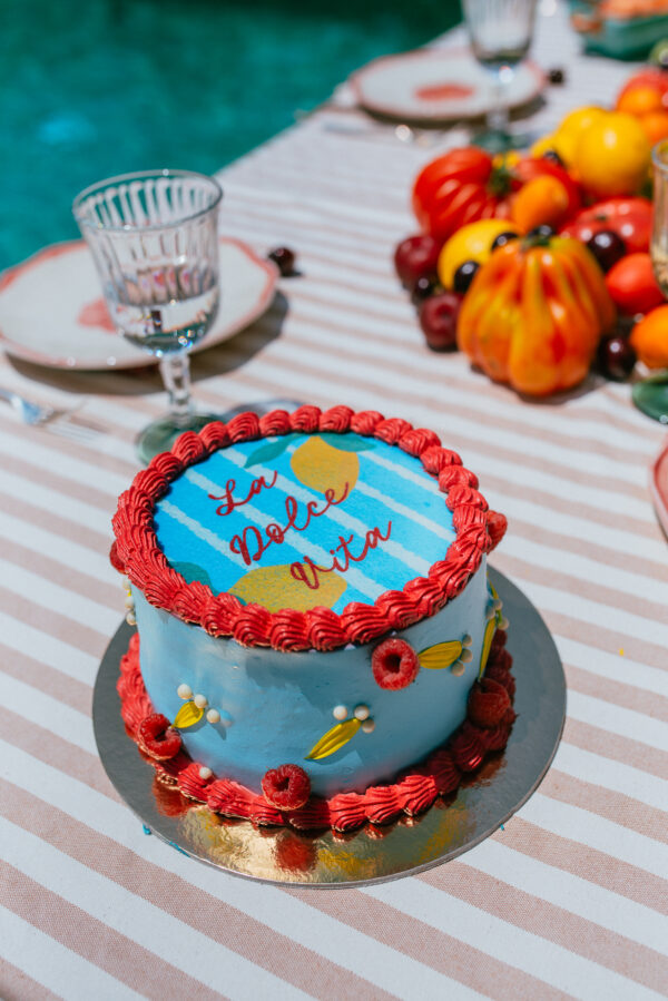 Minibolo de limão e mirtilos de Verão